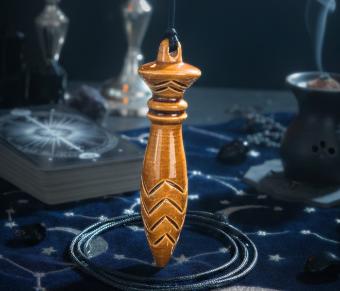 pendule de thot en céramique artisanal marron