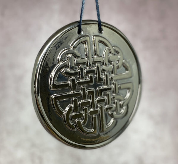 Noeud celtique ou noeud dara amulette en céramique