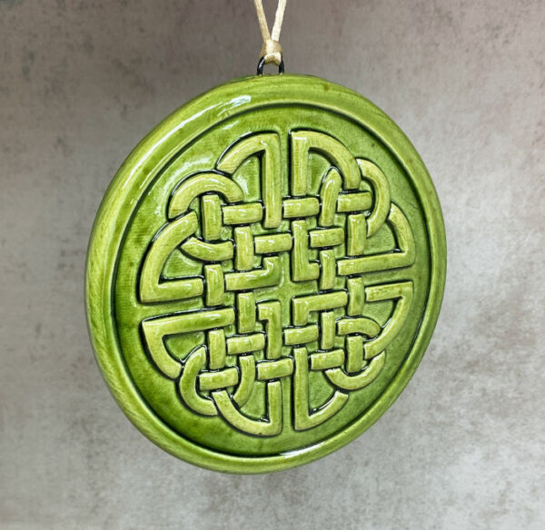 Noeud celtique ou noeud dara amulette en céramique