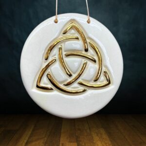 amulette triquetra celtique