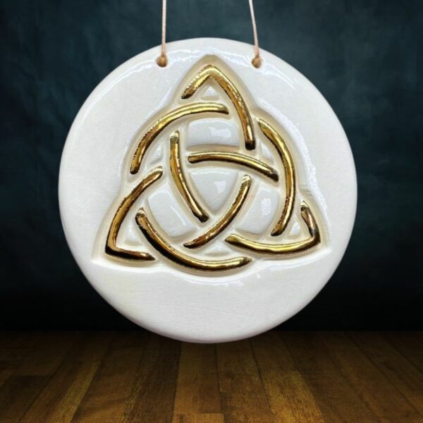 amulette triquetra celtique