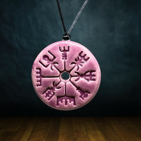 Pendentif viking vegvisir protecteur en céramique