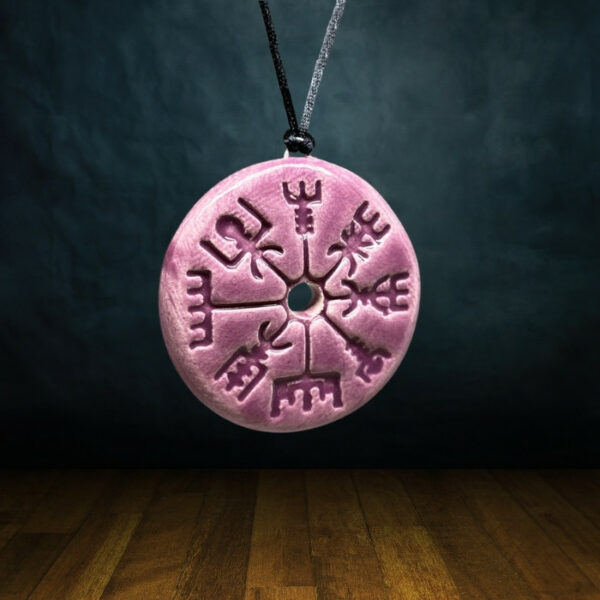 Pendentif viking vegvisir protecteur en céramique