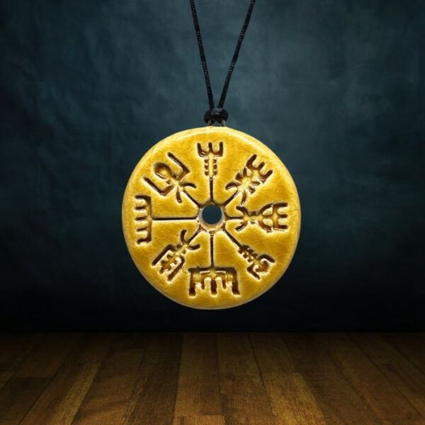 Pendentif viking vegvisir protecteur en céramique