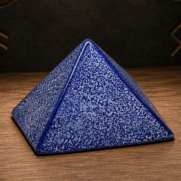 pyramide céramique énergétique bleue