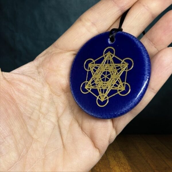 Pendentif Métatron en céramique fait main unisexe