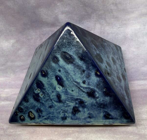 Pyramide énergétique en céramique - Pyramide énergétique en céramique (côté 14 cm) bleu sidéral