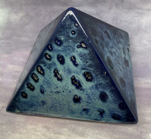 Pyramide énergétique en céramique - Pyramide énergétique en céramique (côté 14 cm) bleu sidéral
