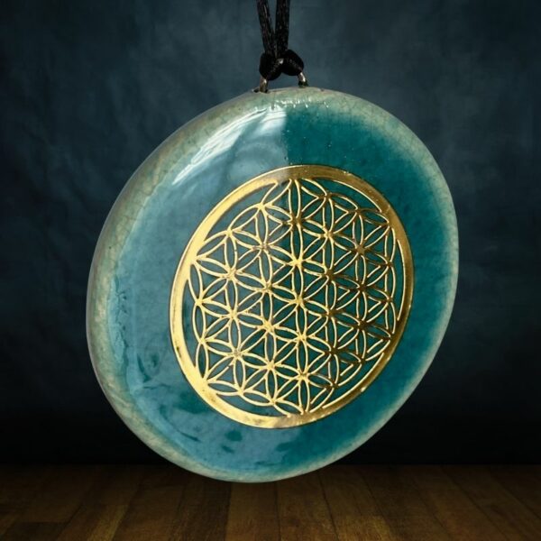 pendentif fleur de vie, amulette de protection en céramique fait main