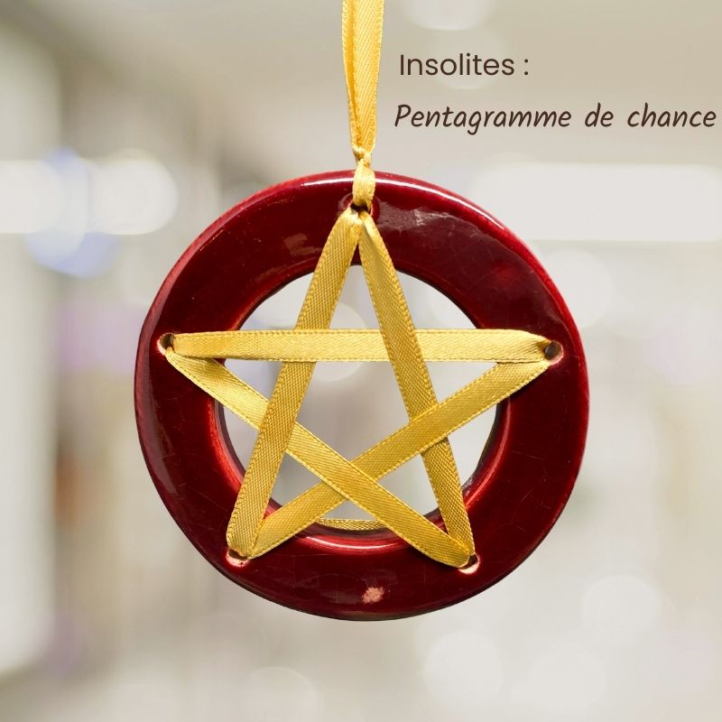 objet ésotérique insolite ceramique amulette porte bonheur et pendentif