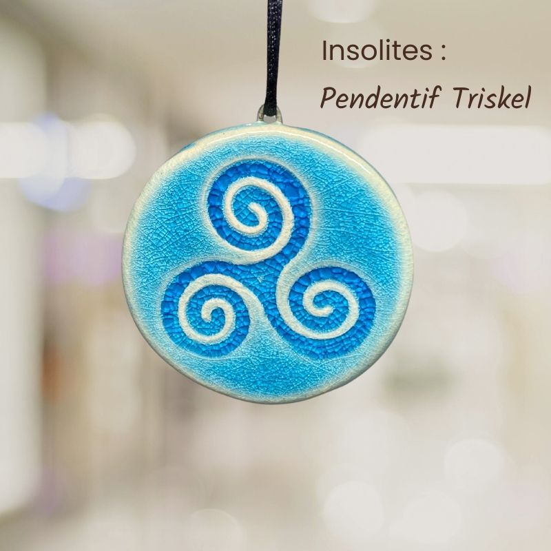 objet ésotérique insolite ceramique amulette porte bonheur et pendentif