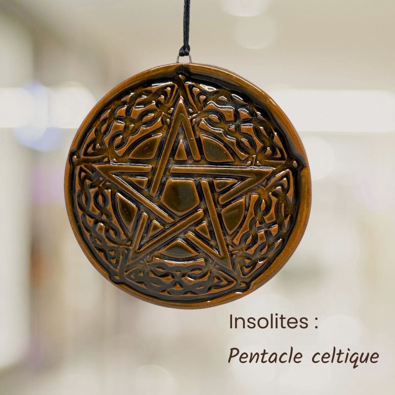 objet ésotérique insolite ceramique amulette porte bonheur et pendentif