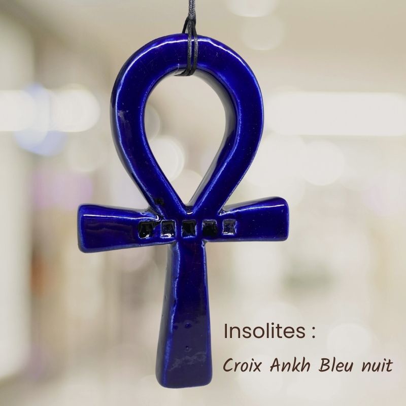 objet ésotérique insolite ceramique amulette porte bonheur et pendentif