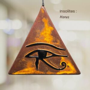 objet ésotérique insolite ceramique amulette porte bonheur et pendentif