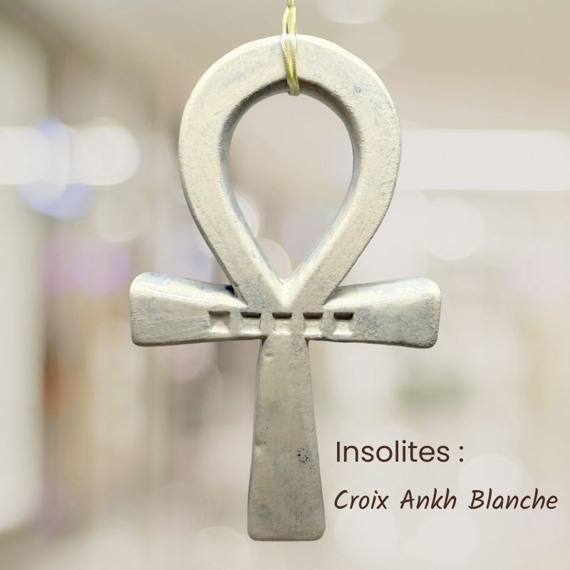 objet ésotérique insolite ceramique amulette porte bonheur et pendentif