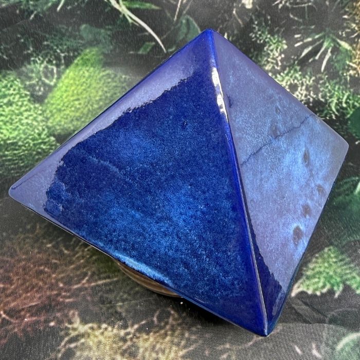 pyramide céramique énergétique bleue