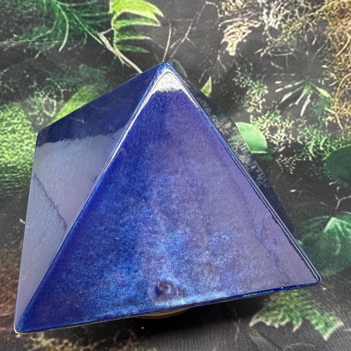 pyramide céramique énergétique bleue